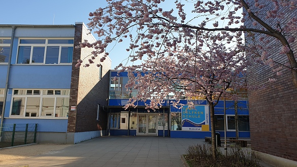 Schulgeb&auml;ude